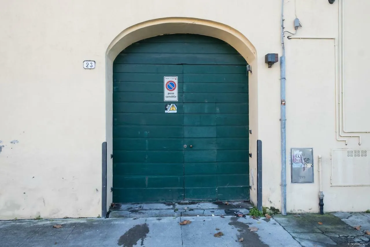Varenne Open Terrace And Private Parking Lucca Italy
